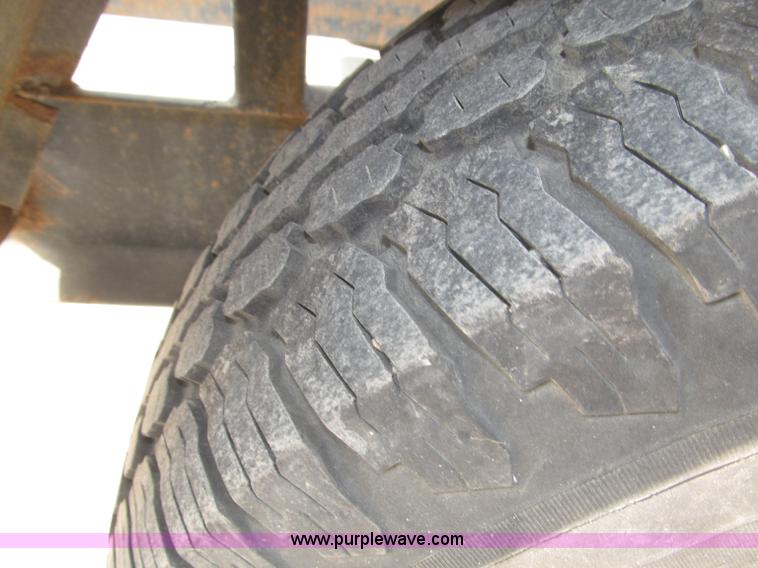 image for item B5230 Lincoln Electric Commander 300 portable welder/generator