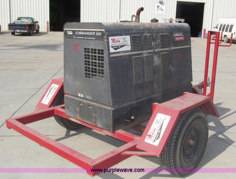 image for item B5231 Lincoln Electric Commander 300 portable welder/generator