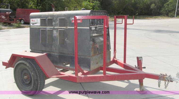 image for item B5231 Lincoln Electric Commander 300 portable welder/generator