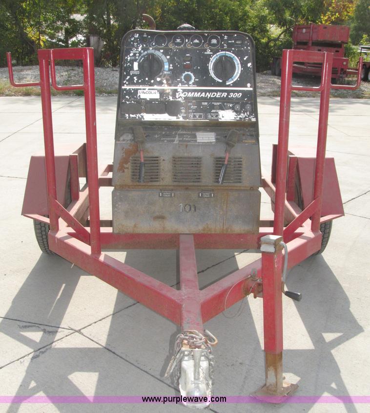 image for item B5231 Lincoln Electric Commander 300 portable welder/generator