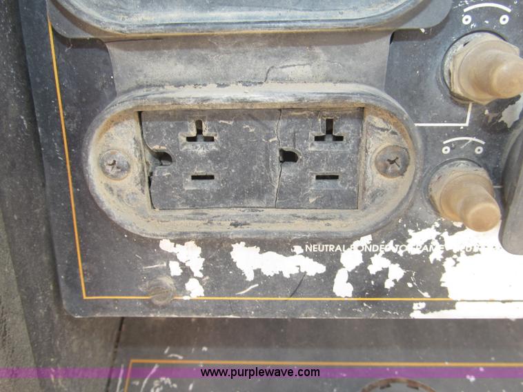 image for item B5231 Lincoln Electric Commander 300 portable welder/generator