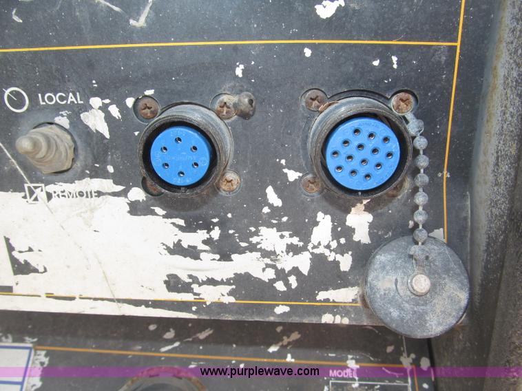 image for item B5231 Lincoln Electric Commander 300 portable welder/generator