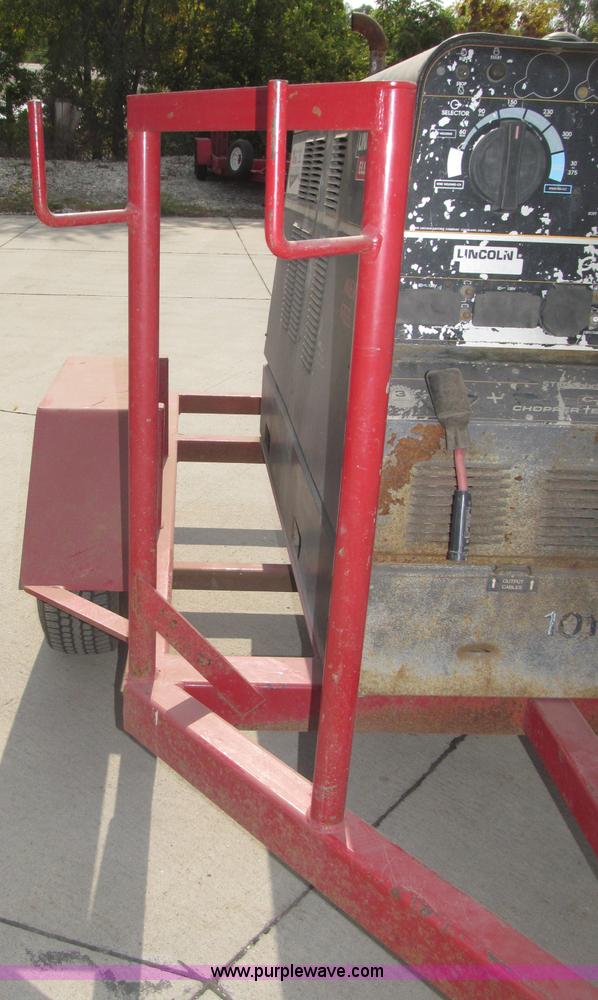 image for item B5231 Lincoln Electric Commander 300 portable welder/generator