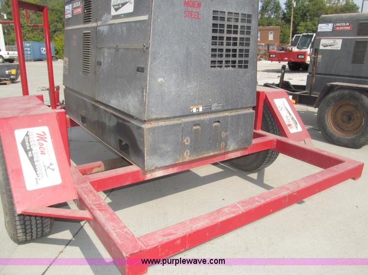 image for item B5231 Lincoln Electric Commander 300 portable welder/generator