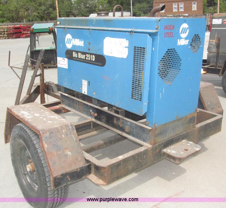 image for item B5232 Miller Big Blue 251D portable welder/generator