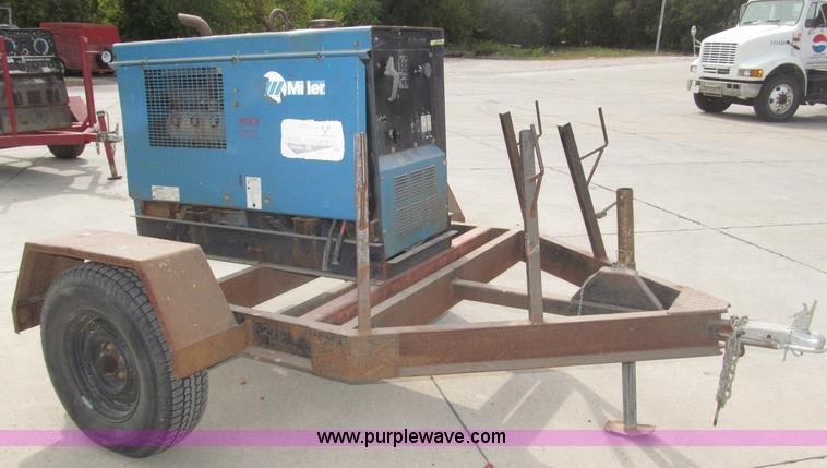 image for item B5232 Miller Big Blue 251D portable welder/generator