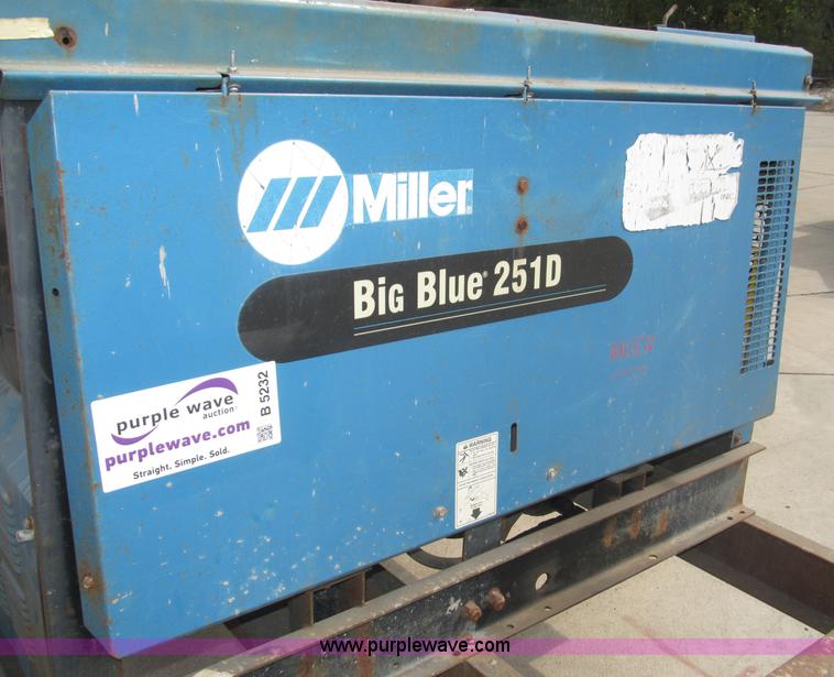 image for item B5232 Miller Big Blue 251D portable welder/generator