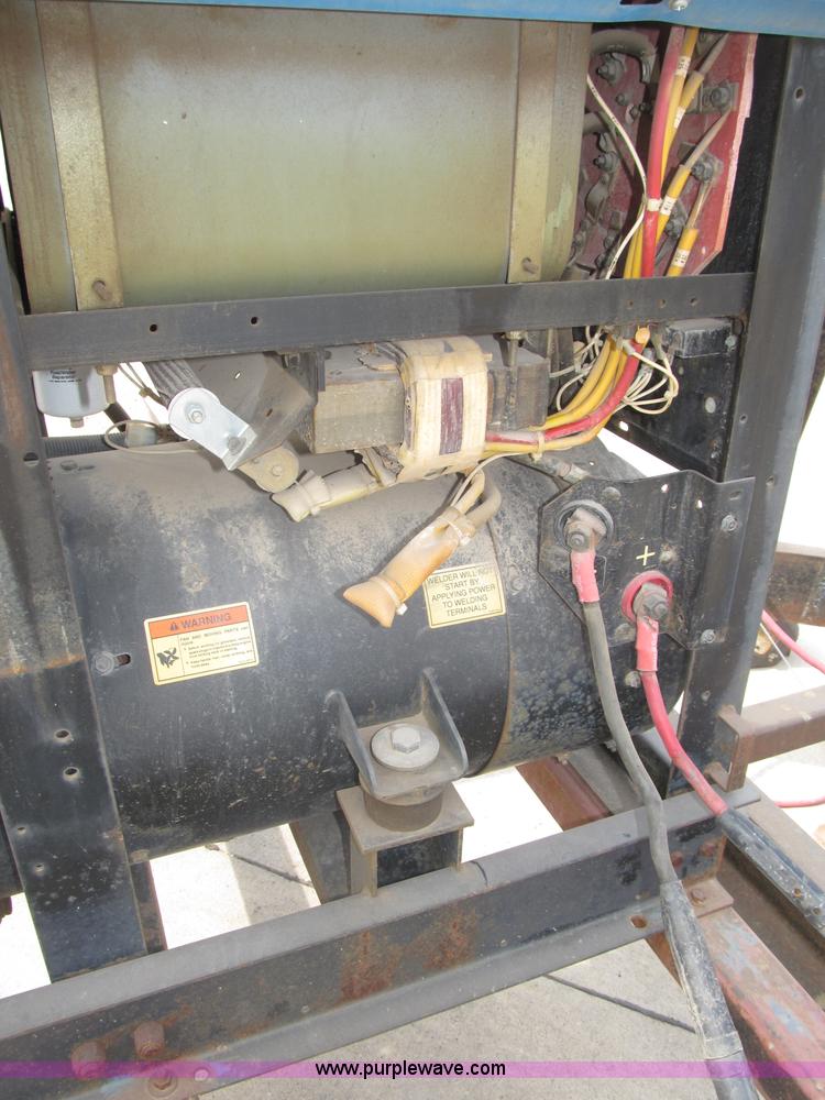 image for item B5232 Miller Big Blue 251D portable welder/generator