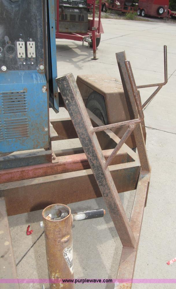 image for item B5232 Miller Big Blue 251D portable welder/generator