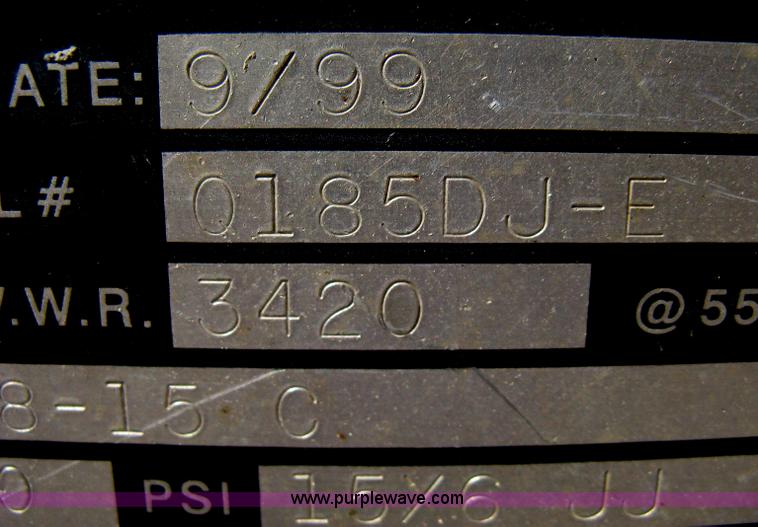 image for item B8156 1999 LeRoi Comp Air 185 mobile compressor