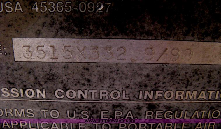 image for item B8156 1999 LeRoi Comp Air 185 mobile compressor