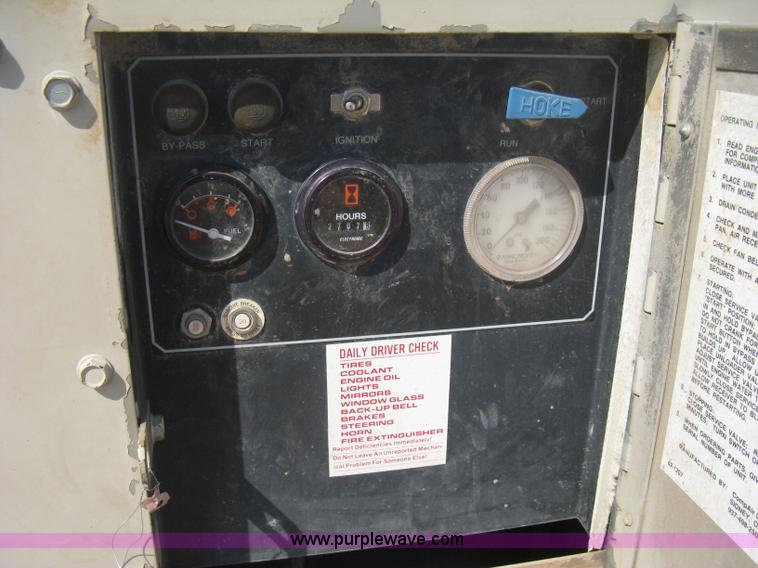 image for item B8156 1999 LeRoi Comp Air 185 mobile compressor