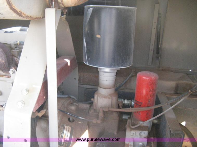 image for item B8156 1999 LeRoi Comp Air 185 mobile compressor