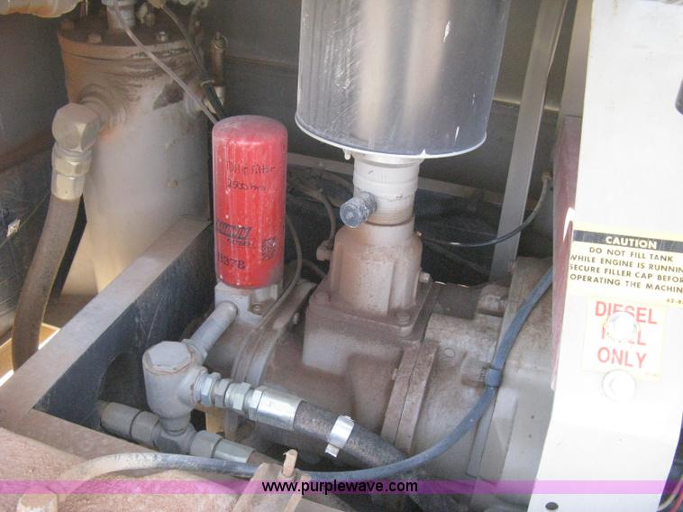 image for item B8156 1999 LeRoi Comp Air 185 mobile compressor