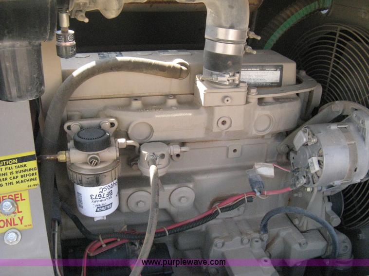 image for item B8156 1999 LeRoi Comp Air 185 mobile compressor