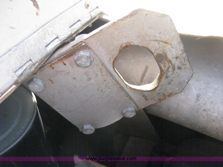 image for item B8156 1999 LeRoi Comp Air 185 mobile compressor