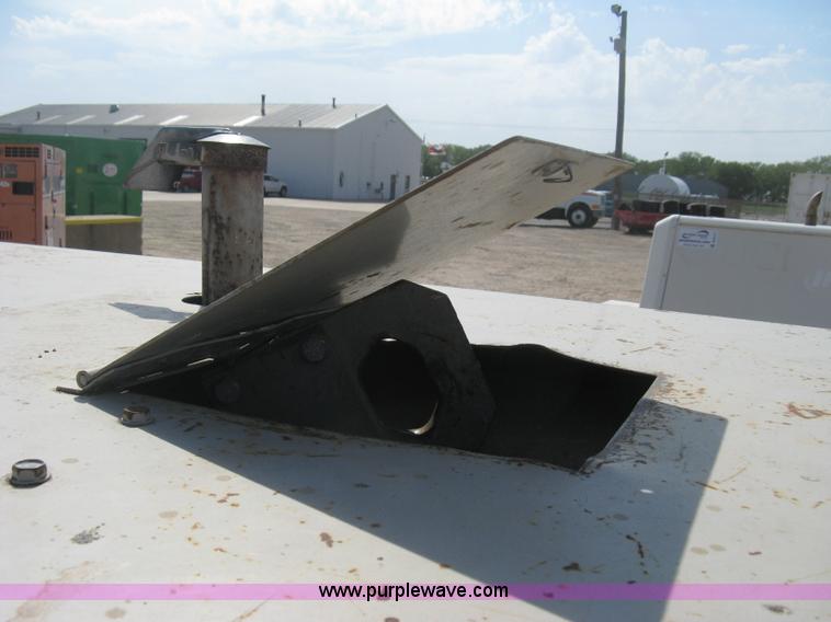 image for item B8156 1999 LeRoi Comp Air 185 mobile compressor