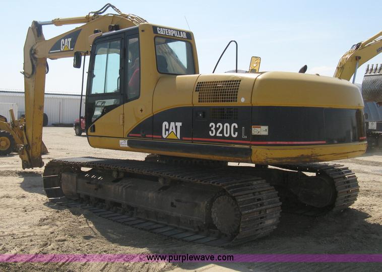 image for item B8163 2001 Caterpillar 320CL excavator