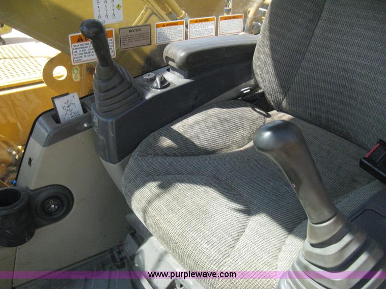 image for item B8163 2001 Caterpillar 320CL excavator