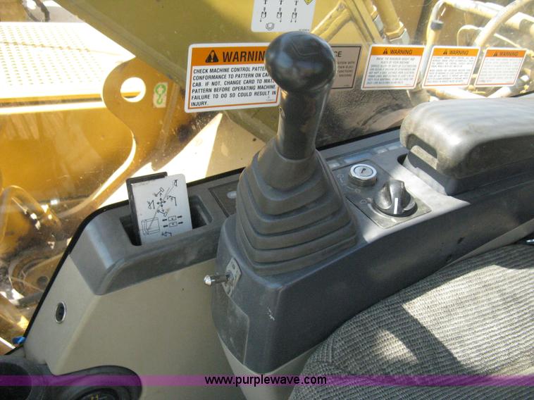 image for item B8163 2001 Caterpillar 320CL excavator