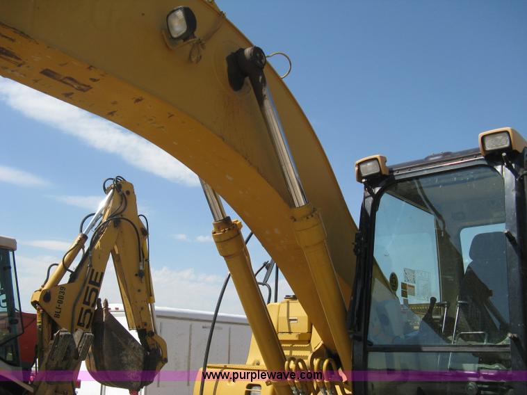 image for item B8163 2001 Caterpillar 320CL excavator