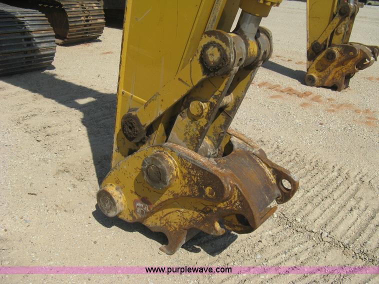 image for item B8163 2001 Caterpillar 320CL excavator