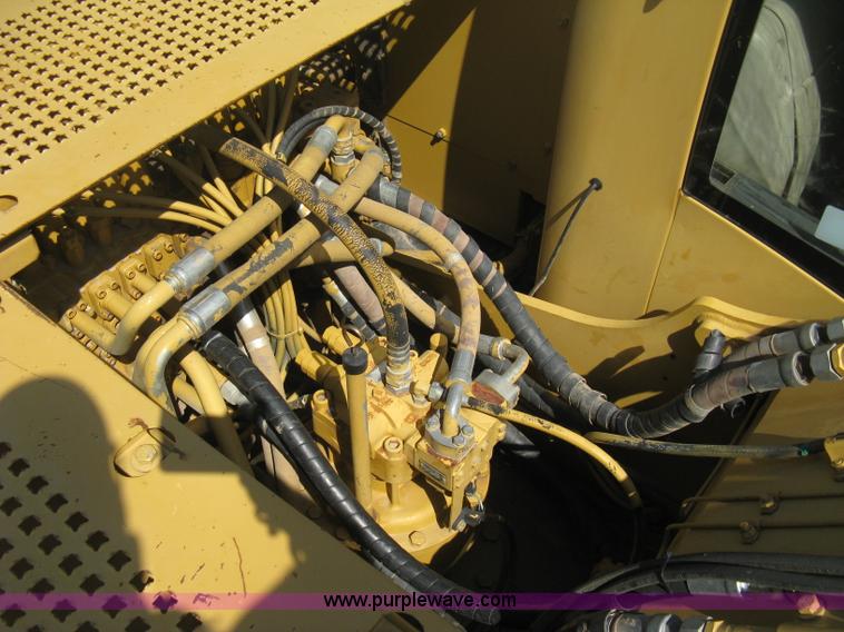 image for item B8163 2001 Caterpillar 320CL excavator