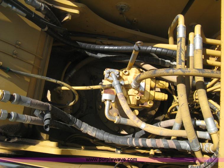 image for item B8163 2001 Caterpillar 320CL excavator