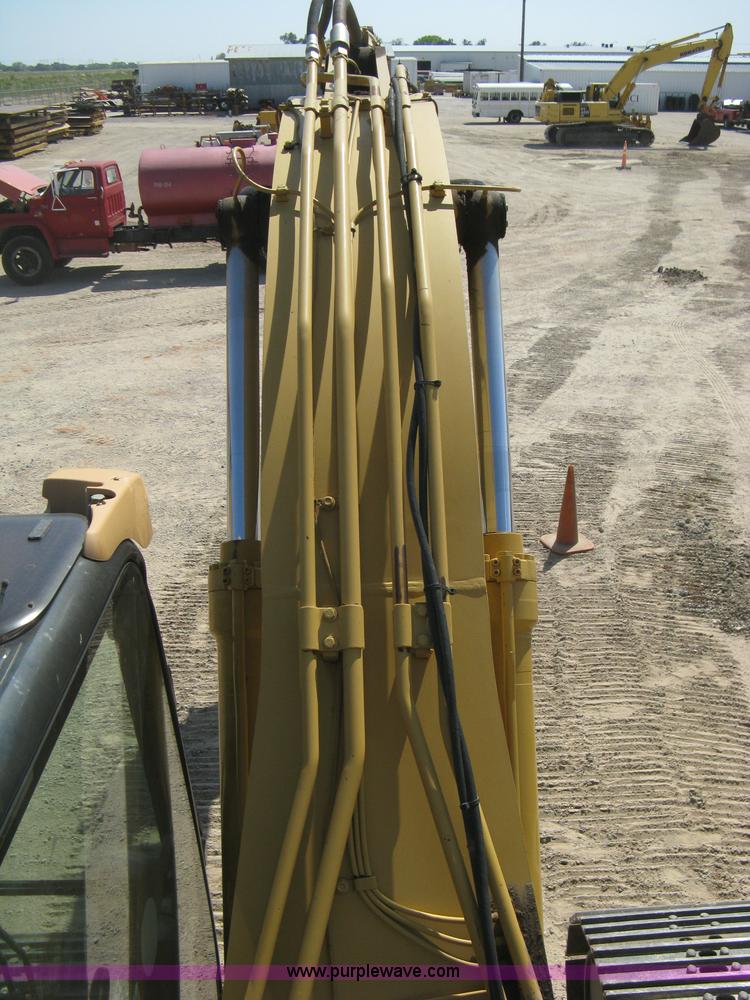 image for item B8163 2001 Caterpillar 320CL excavator