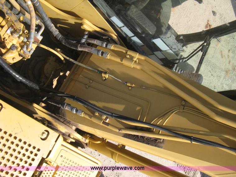 image for item B8163 2001 Caterpillar 320CL excavator