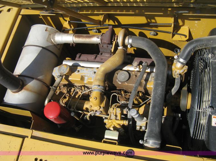 image for item B8163 2001 Caterpillar 320CL excavator