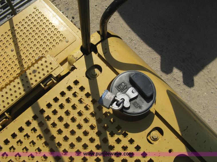 image for item B8163 2001 Caterpillar 320CL excavator