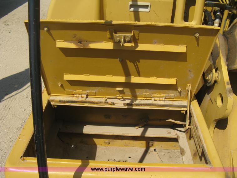 image for item B8163 2001 Caterpillar 320CL excavator