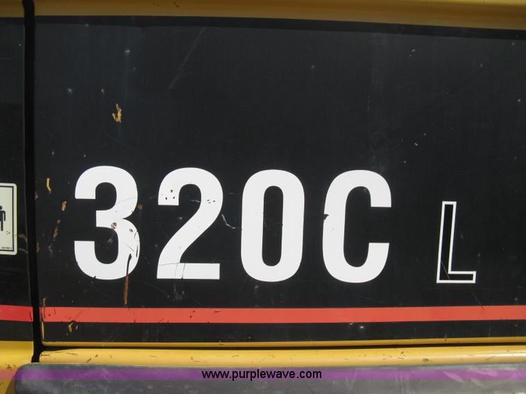 image for item B8163 2001 Caterpillar 320CL excavator