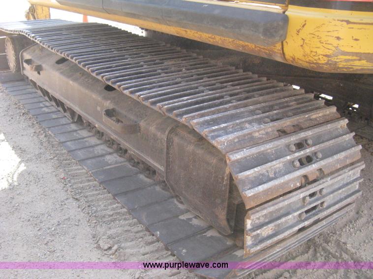 image for item B8163 2001 Caterpillar 320CL excavator