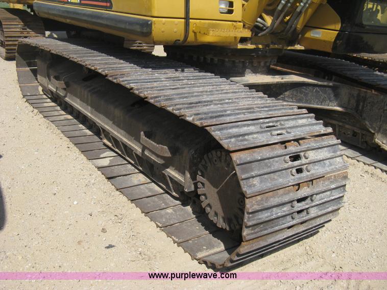 image for item B8163 2001 Caterpillar 320CL excavator