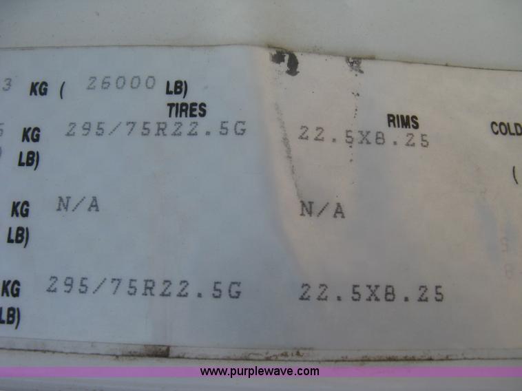 image for item B8167 1999 Ford F800 flatbed truck