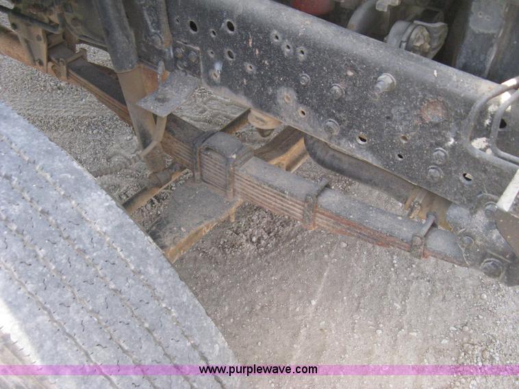 image for item B8167 1999 Ford F800 flatbed truck