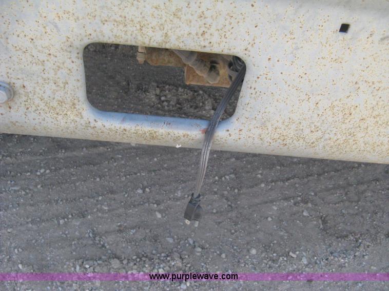 image for item B8167 1999 Ford F800 flatbed truck