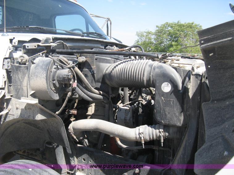 image for item B8168 1999 Ford F800 flatbed truck