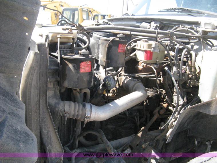 image for item B8168 1999 Ford F800 flatbed truck