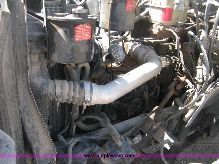 image for item B8168 1999 Ford F800 flatbed truck