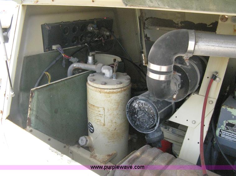 image for item B8170 1992 Ingersoll-Rand 175 mobile compressor