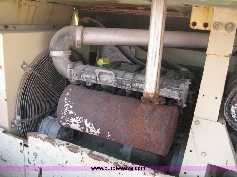 image for item B8170 1992 Ingersoll-Rand 175 mobile compressor