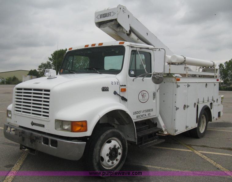 image for item B8172 1996 International 4700 Lo-Profile bucket truck