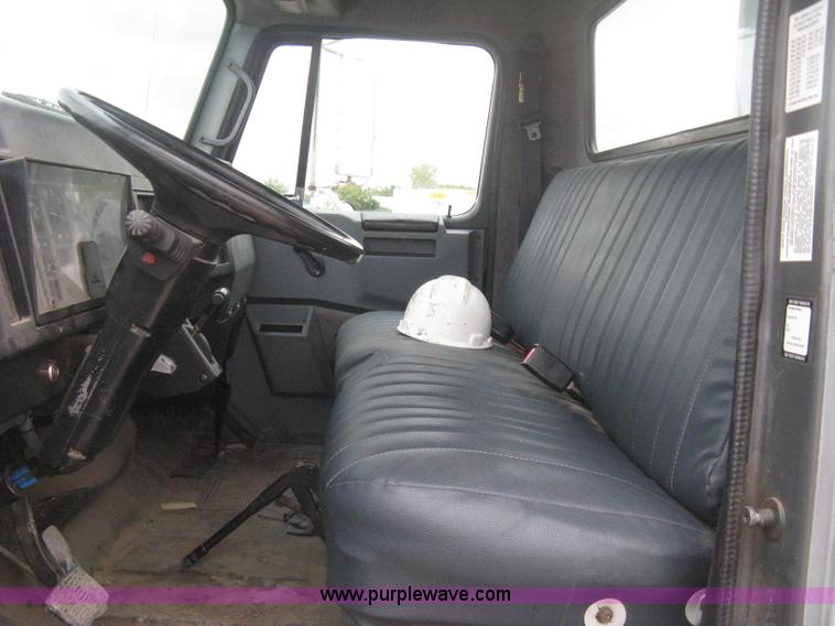 image for item B8172 1996 International 4700 Lo-Profile bucket truck