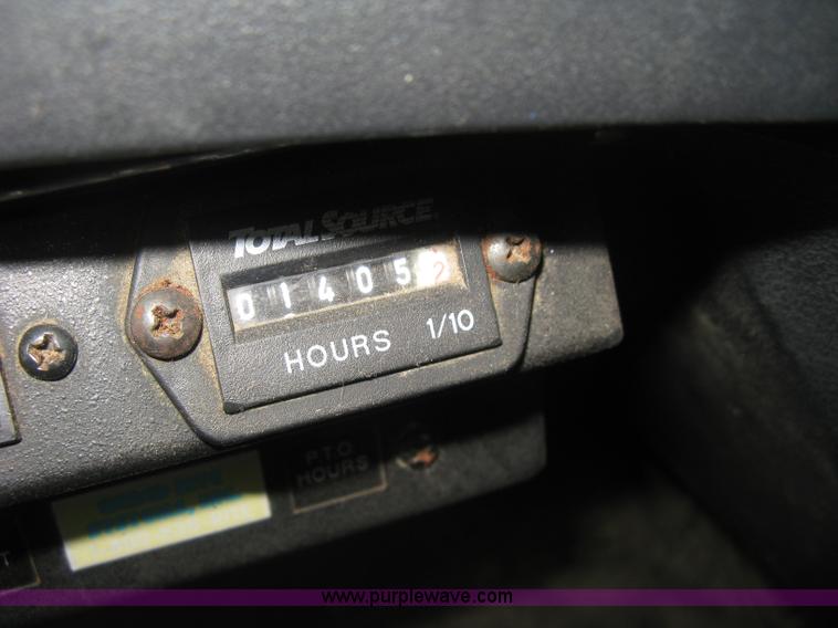 image for item B8172 1996 International 4700 Lo-Profile bucket truck