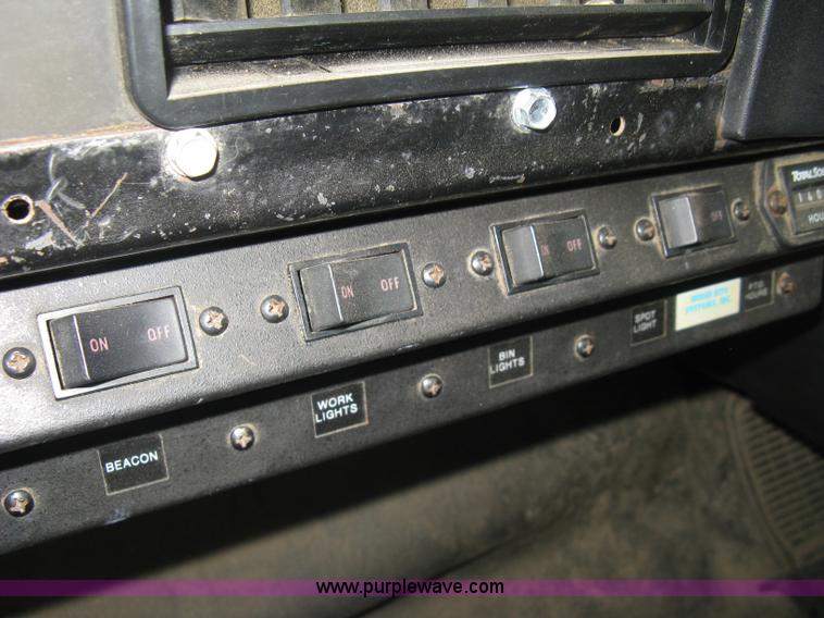 image for item B8172 1996 International 4700 Lo-Profile bucket truck