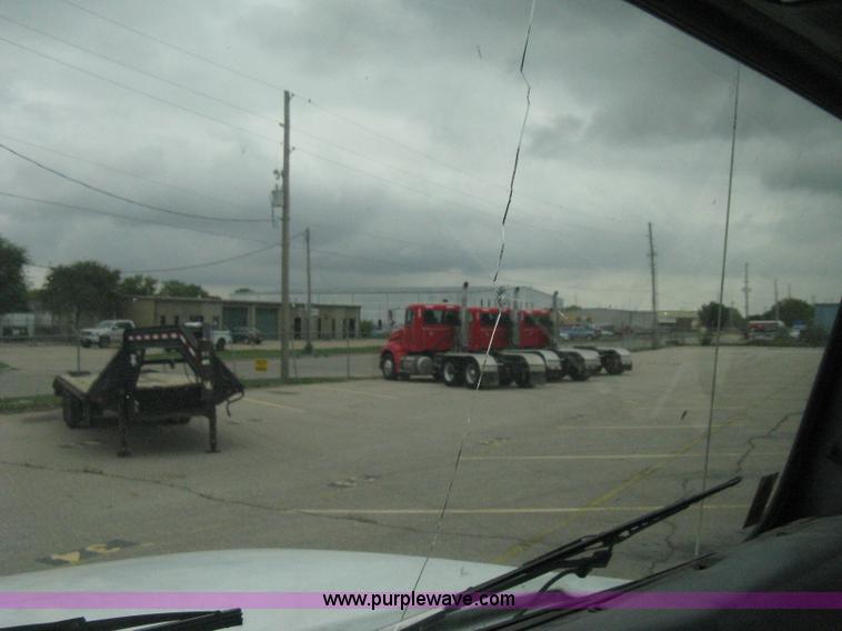 image for item B8172 1996 International 4700 Lo-Profile bucket truck