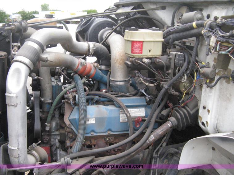 image for item B8172 1996 International 4700 Lo-Profile bucket truck